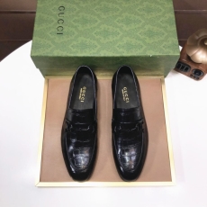 Gucci Leather Shoes